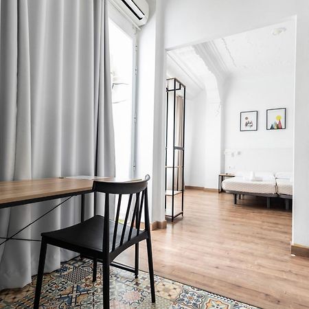 Concept Rooms บาเลนเซีย ภายนอก รูปภาพ