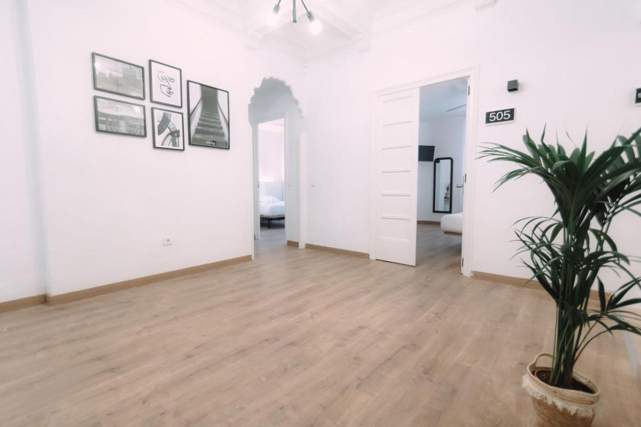 Concept Rooms บาเลนเซีย ภายนอก รูปภาพ