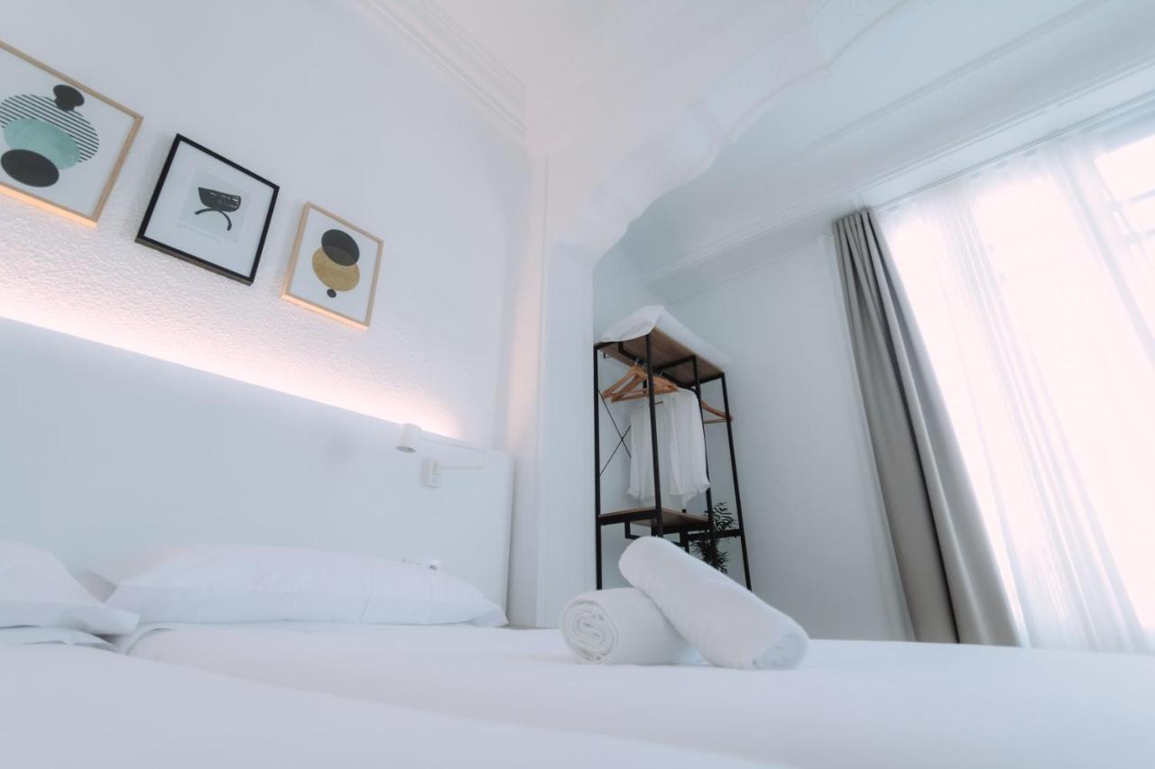 Concept Rooms บาเลนเซีย ภายนอก รูปภาพ