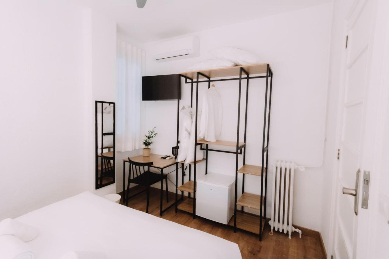 Concept Rooms บาเลนเซีย ภายนอก รูปภาพ