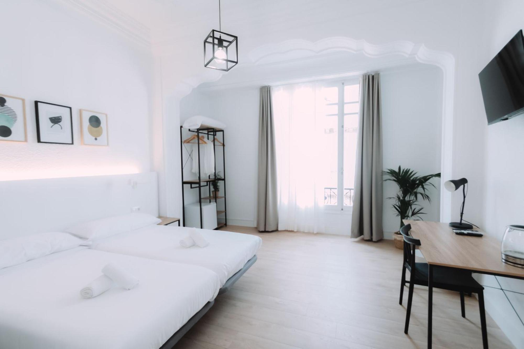 Concept Rooms บาเลนเซีย ภายนอก รูปภาพ