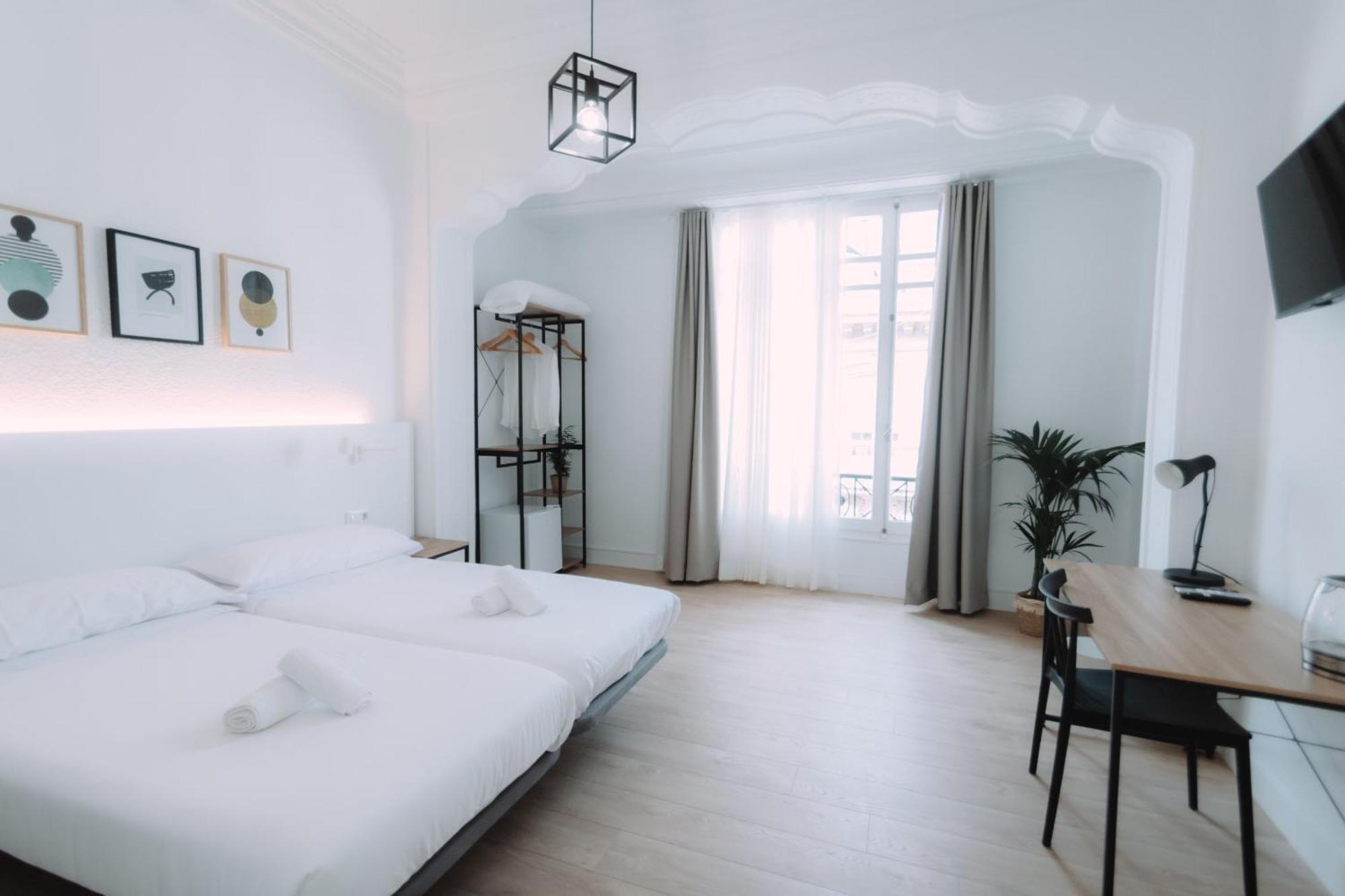 Concept Rooms บาเลนเซีย ภายนอก รูปภาพ