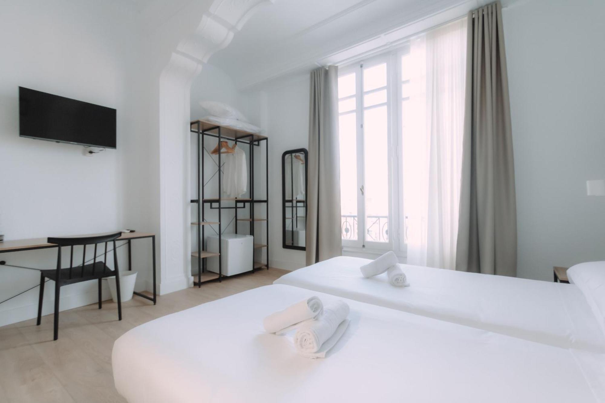 Concept Rooms บาเลนเซีย ภายนอก รูปภาพ