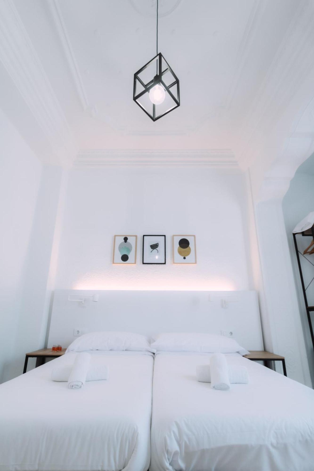 Concept Rooms บาเลนเซีย ภายนอก รูปภาพ