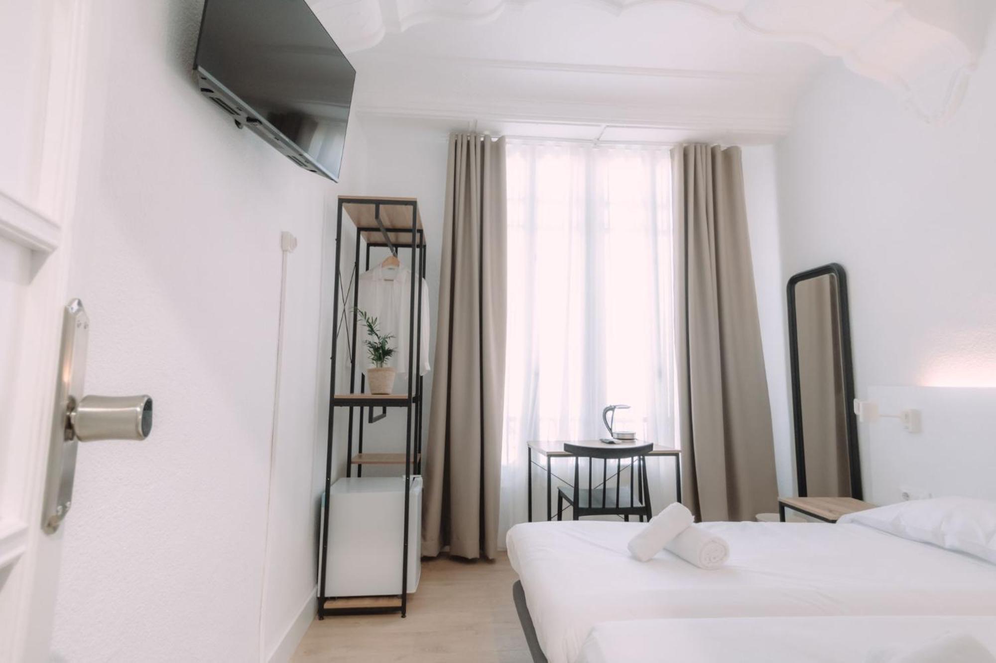 Concept Rooms บาเลนเซีย ภายนอก รูปภาพ