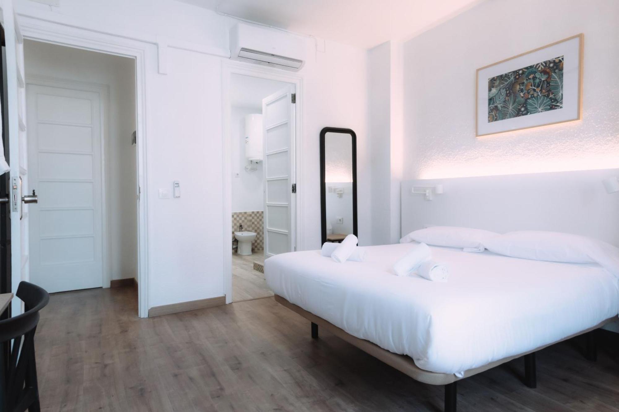 Concept Rooms บาเลนเซีย ภายนอก รูปภาพ