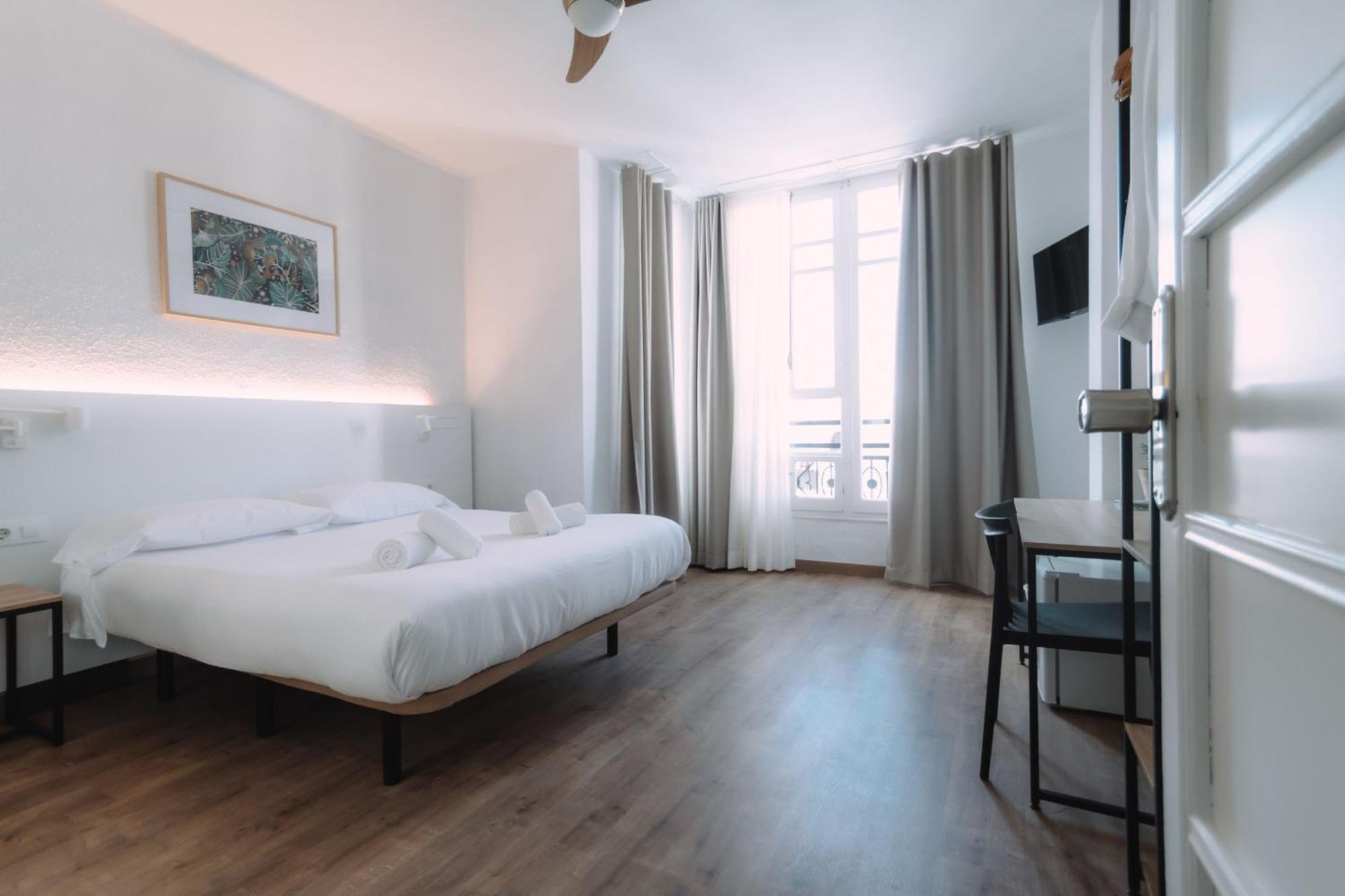 Concept Rooms บาเลนเซีย ภายนอก รูปภาพ