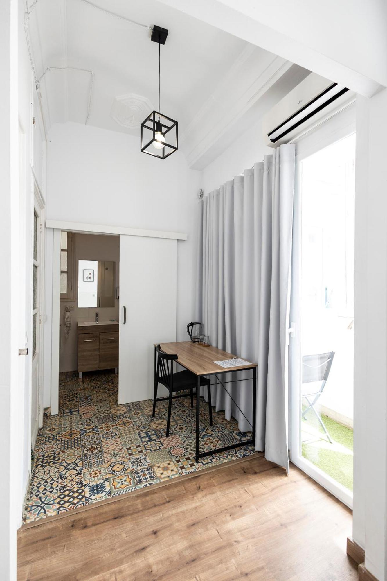 Concept Rooms บาเลนเซีย ภายนอก รูปภาพ
