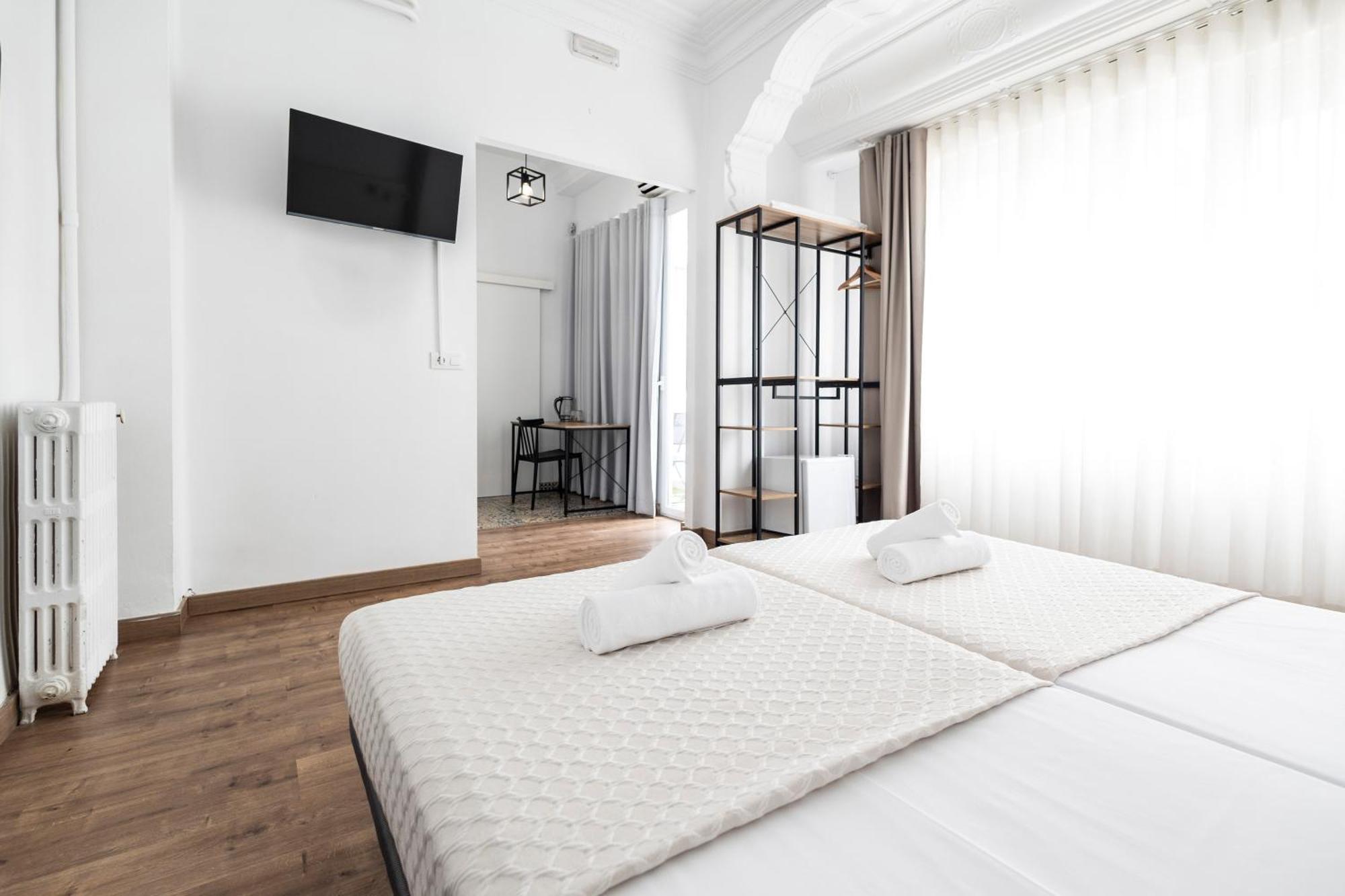 Concept Rooms บาเลนเซีย ภายนอก รูปภาพ